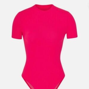 NWT Skims Fits Everybody Bodysuit in Ultra Pink